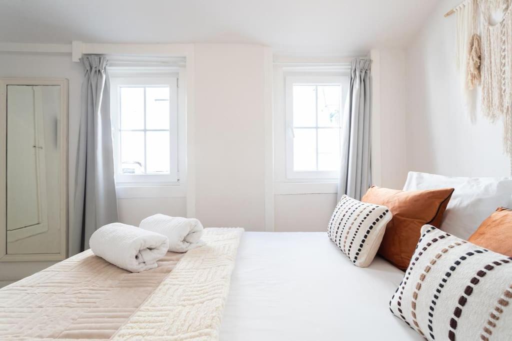 The White Suite Principe Real Lisbon Bagian luar foto
